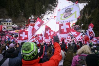 Alors qu'elle devait accueillir en février 2024 le tout premier combiné par équipes féminin de l'histoire, Crans-Montana devra patienter au moins un an